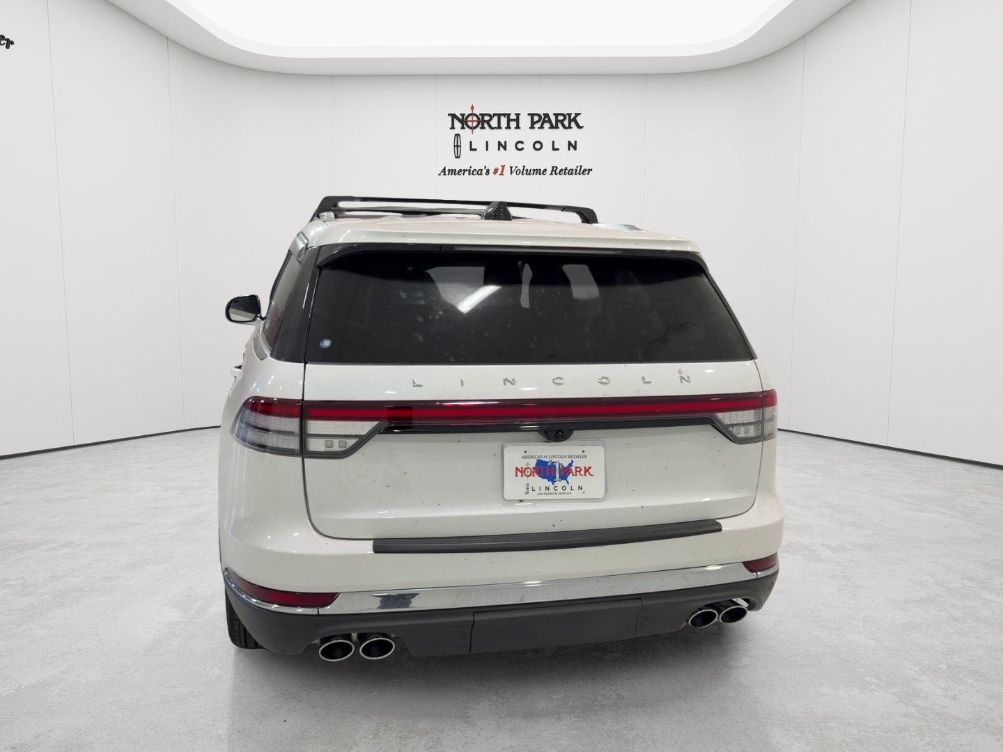 Used 2026 Lincoln Aviator 2WD image 4