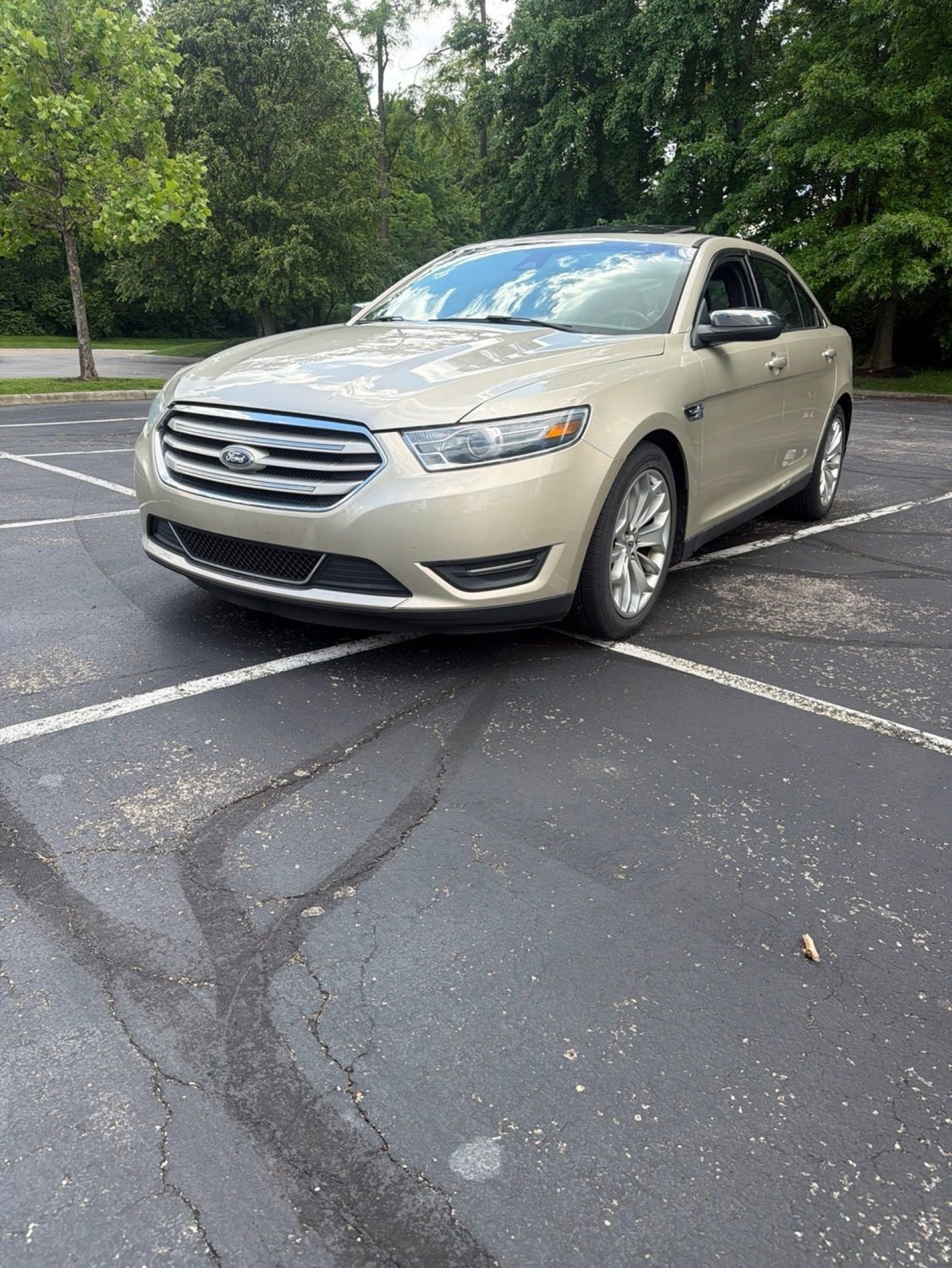 Used 2017 Ford Taurus Limited FWD image 6