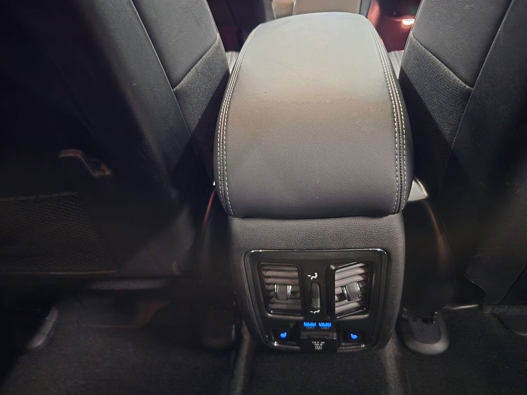 Used 2021 Jeep Grand Cherokee Overland image 36