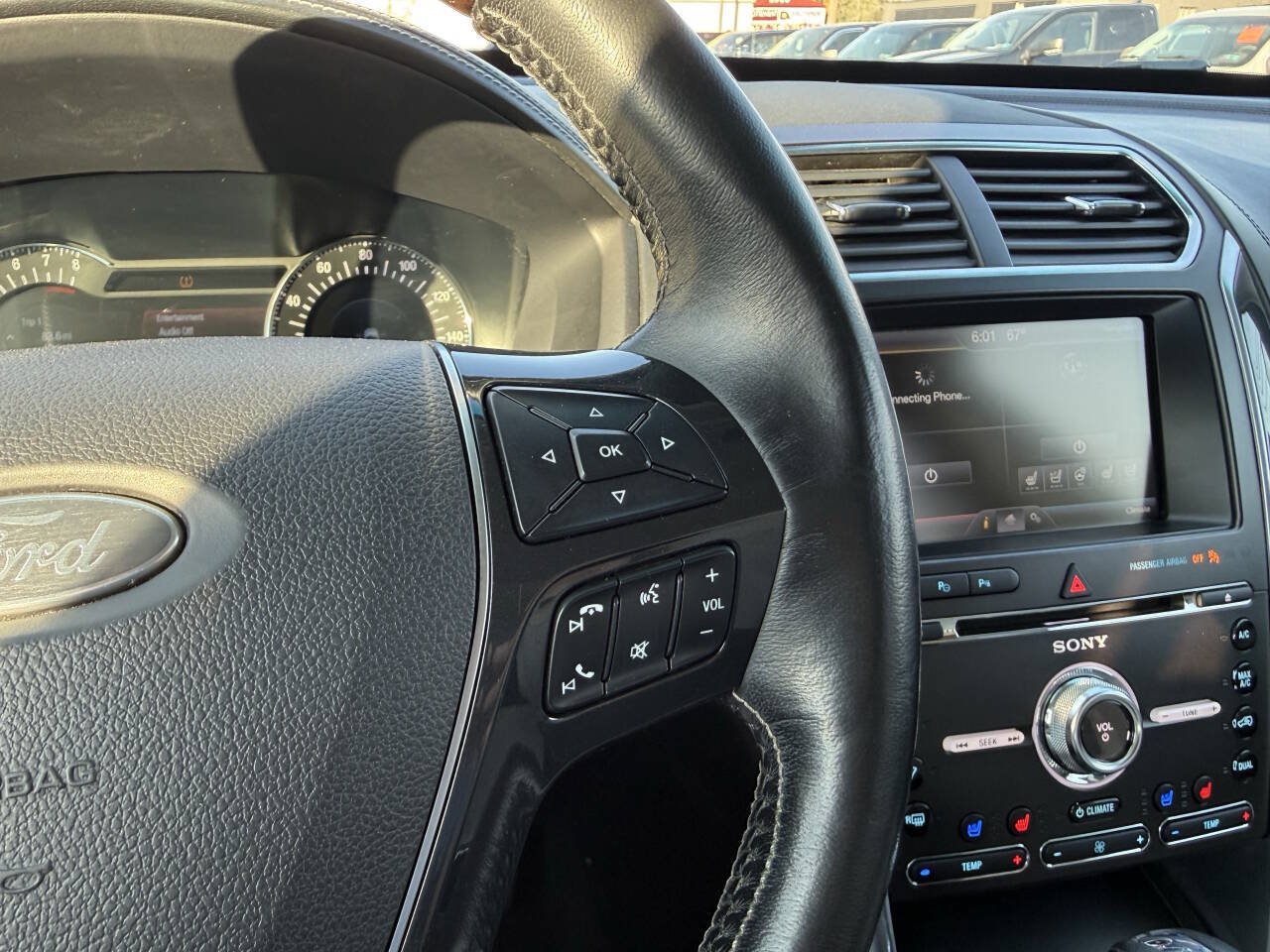 Used 2016 Ford Explorer Platinum AWD/4WD image 17