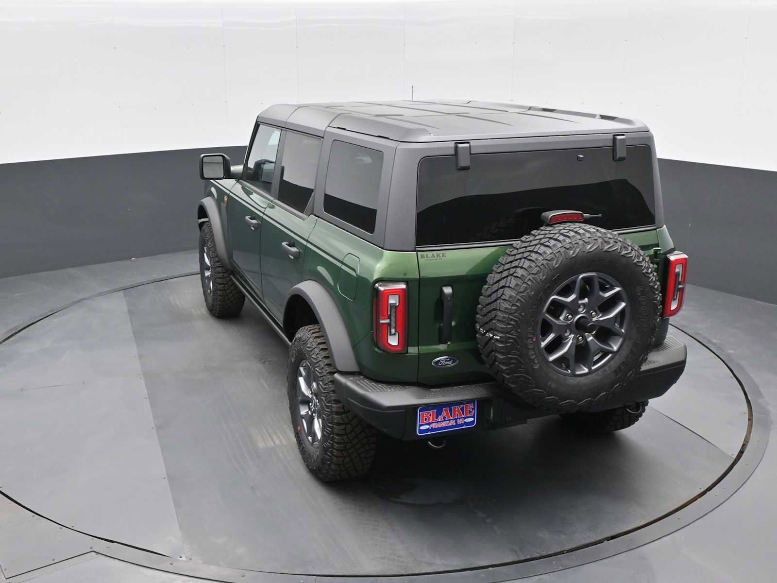 New 2025 Ford Bronco Badlands image 14
