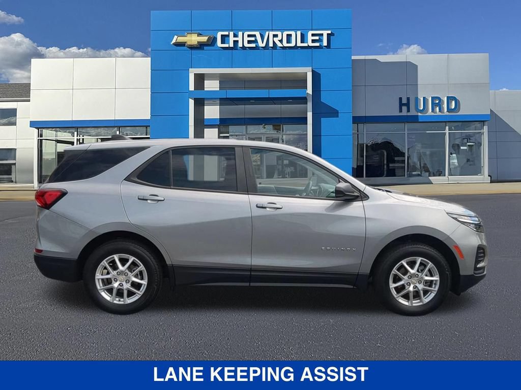 Used 2023 Chevrolet Equinox LS w/ LS Convenience Package AWD/4WD image 3
