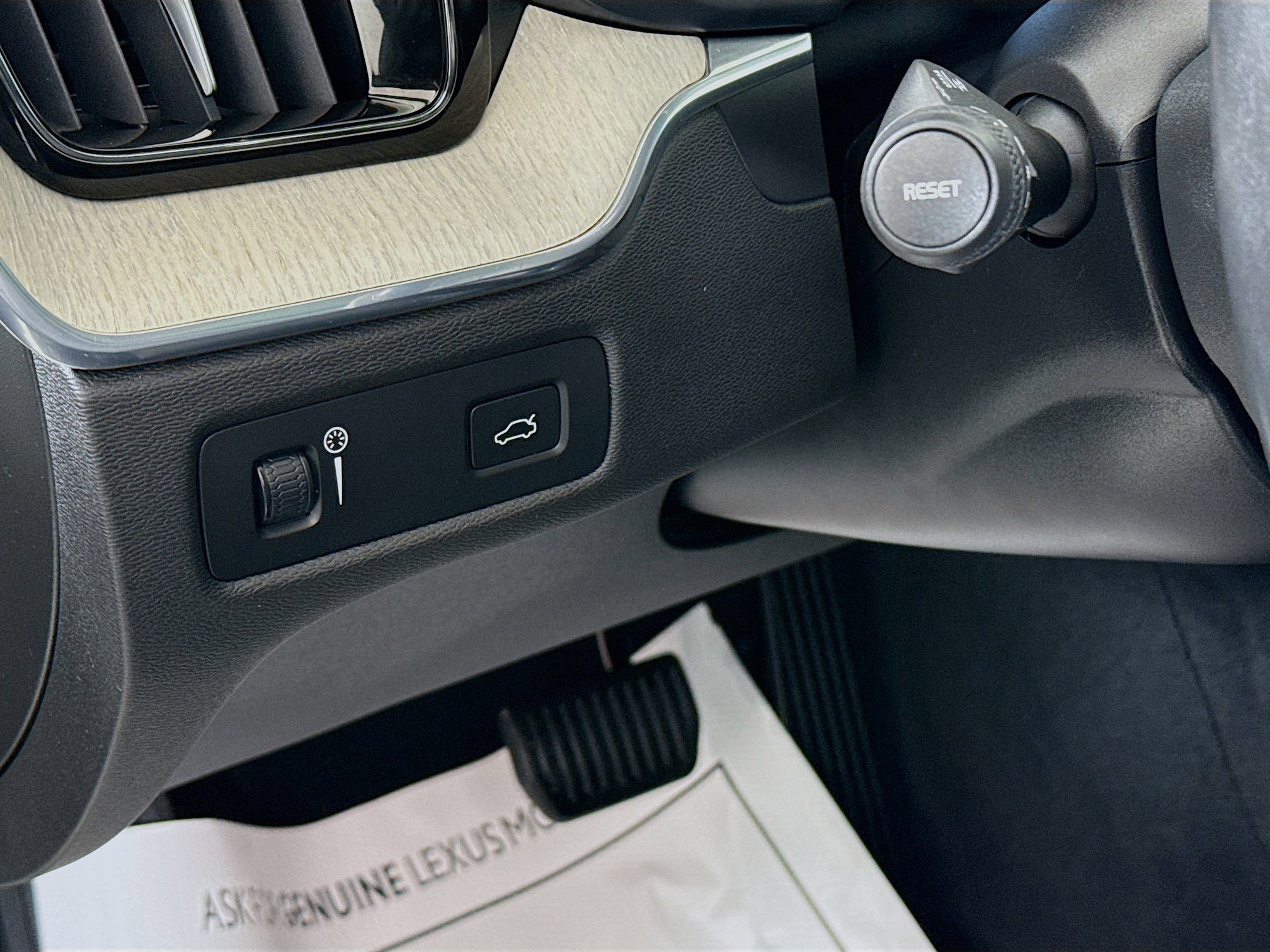 Used 2018 Volvo XC60 T5 Inscription w/ Convenience Package image 10