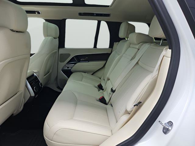 Certified 2023 Land Rover Range Rover SE image 21