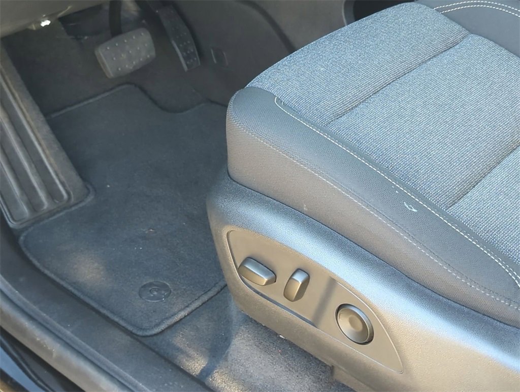 Used 2025 GMC Acadia Elevation image 21