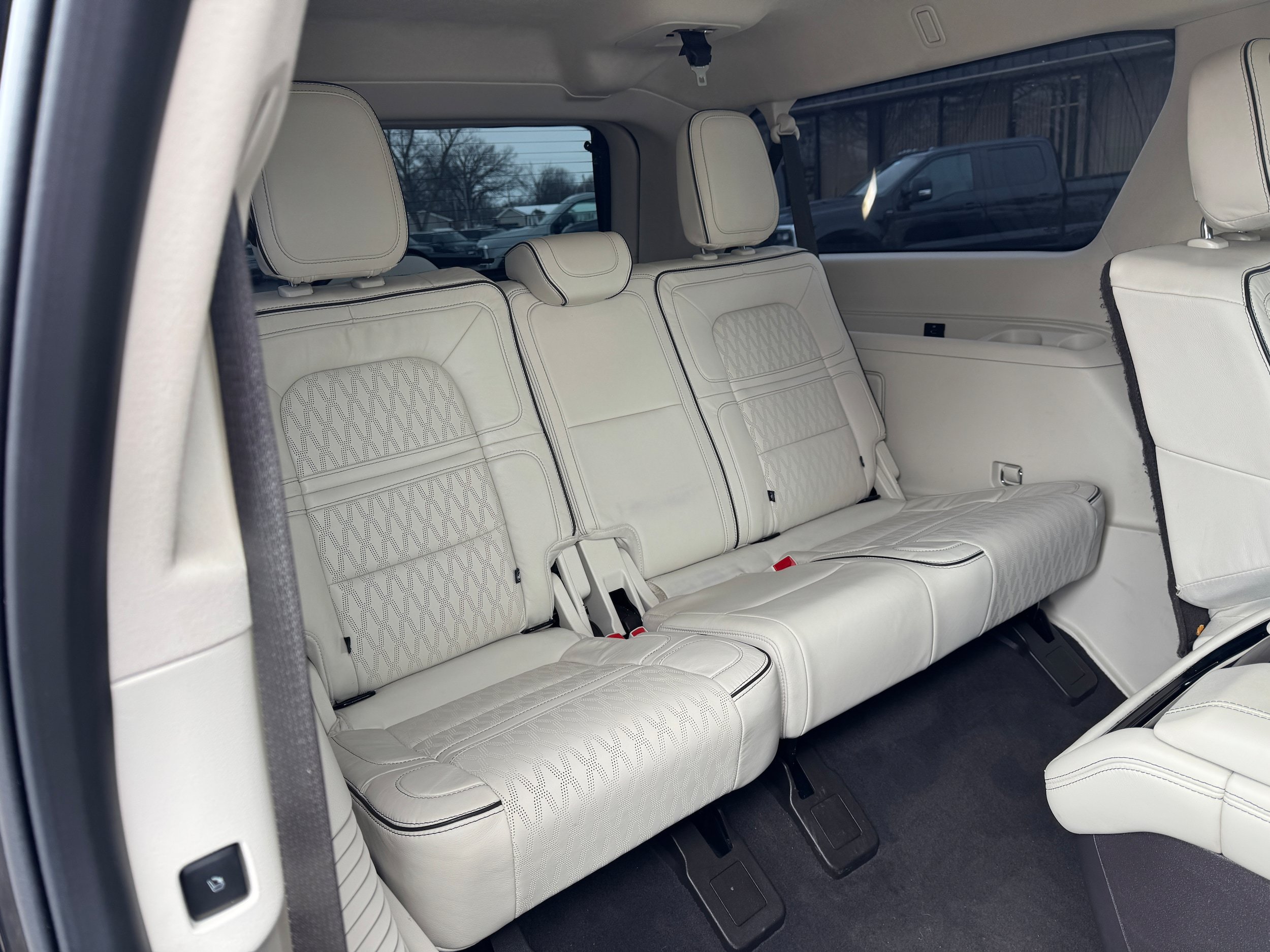 Used 2023 Lincoln Navigator L Black Label AWD/4WD image 17