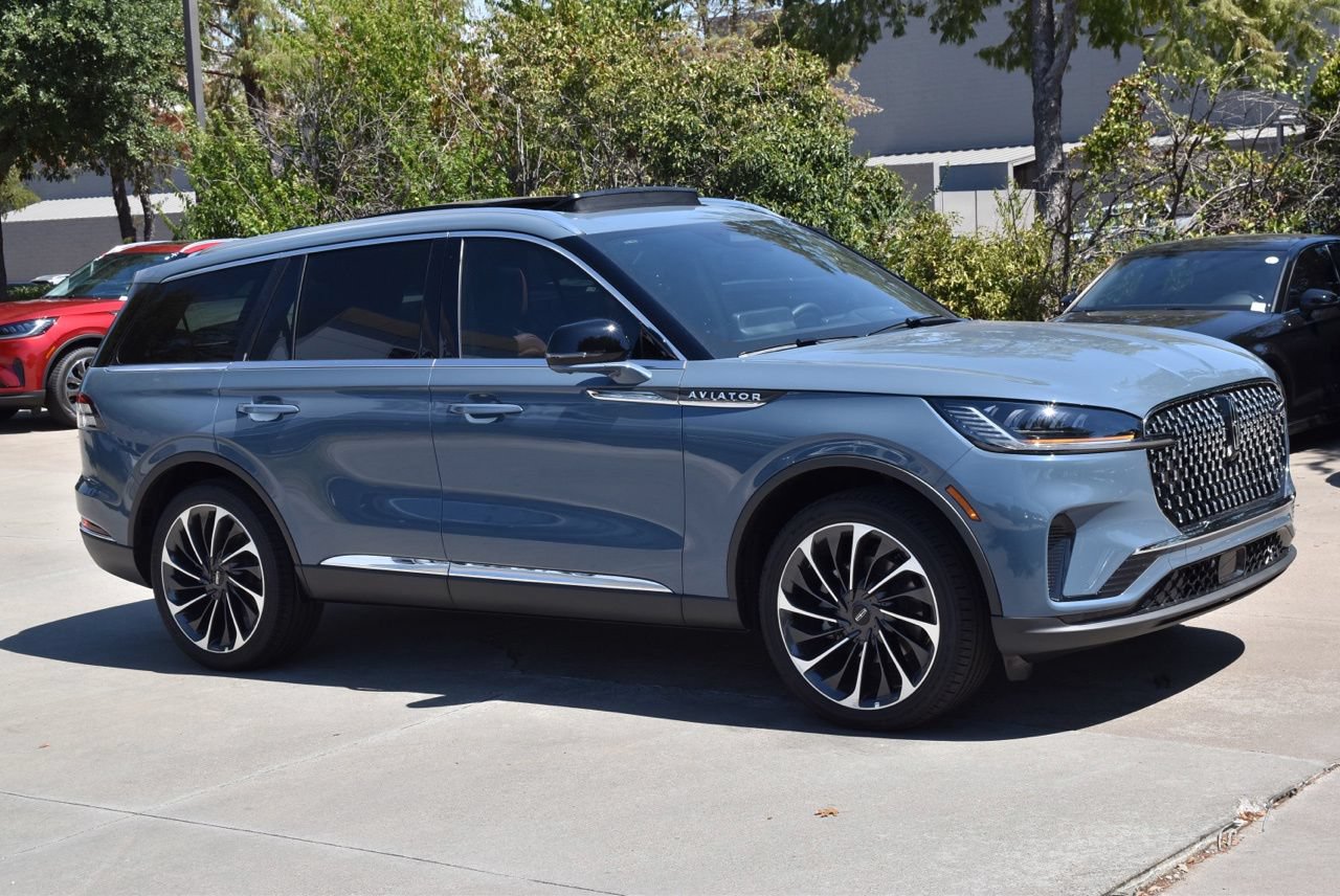 New 2026 Lincoln Aviator Reserve AWD/4WD image 4