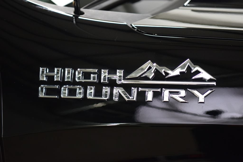 Used 2025 Chevrolet Silverado 1500 High Country w/ High Country Premium Package AWD/4WD image 16