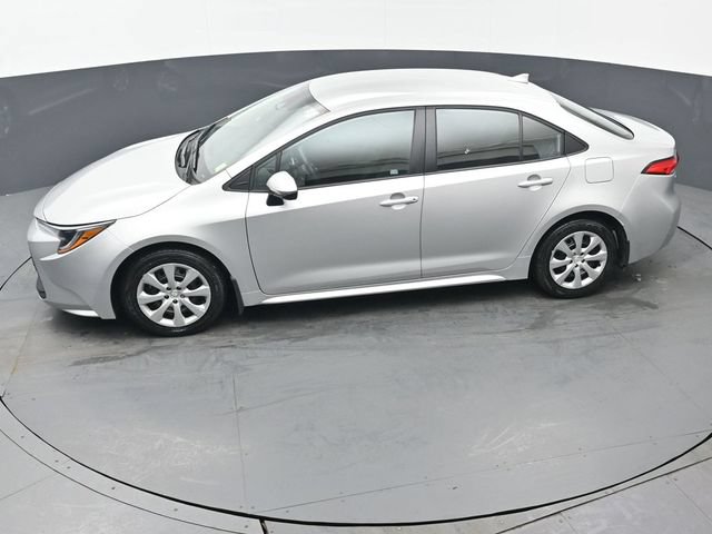 Certified 2025 Toyota Corolla LE FWD image 34