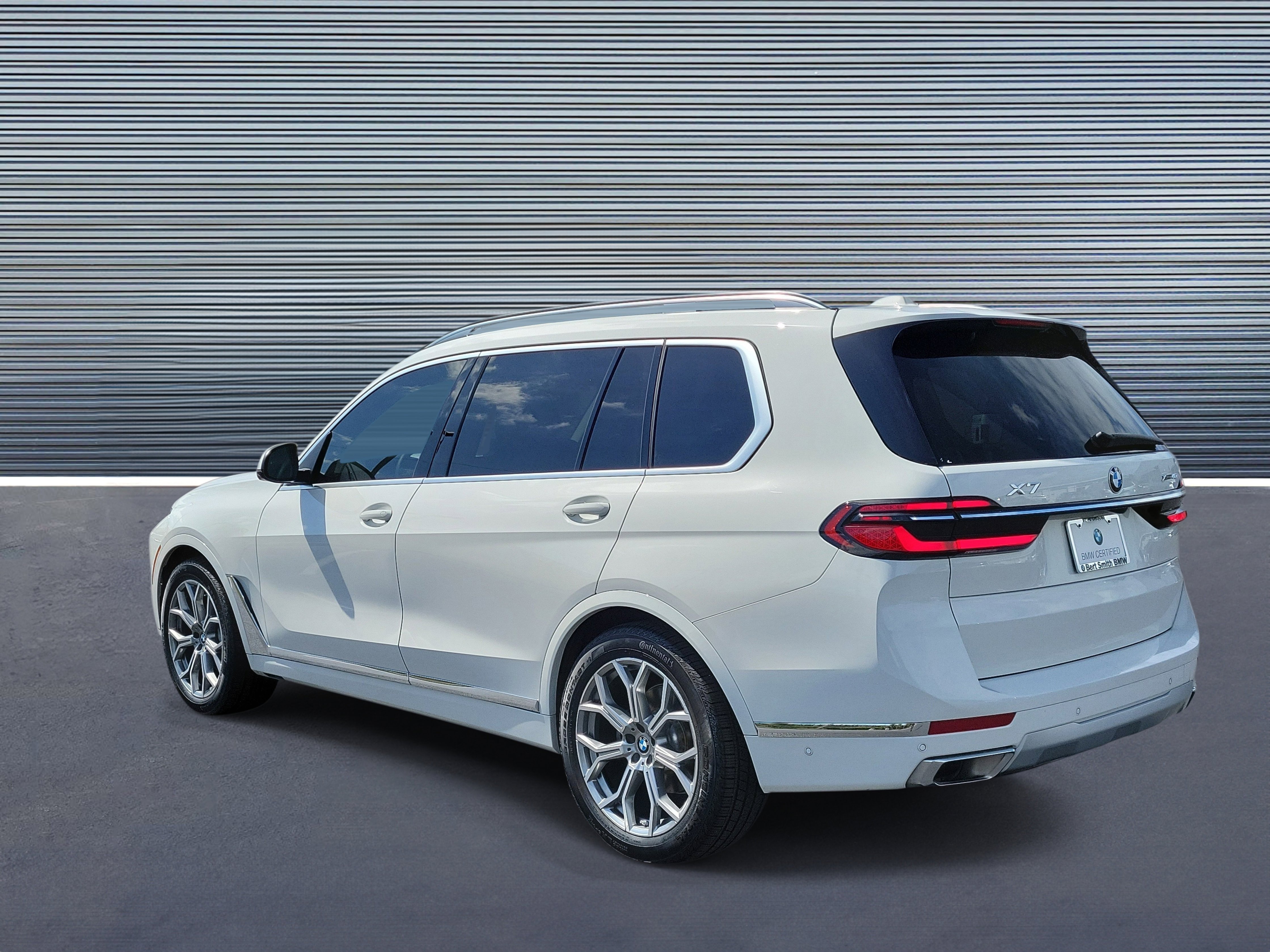 Certified 2024 BMW X7 xDrive40i w/ Premium Package AWD/4WD image 4