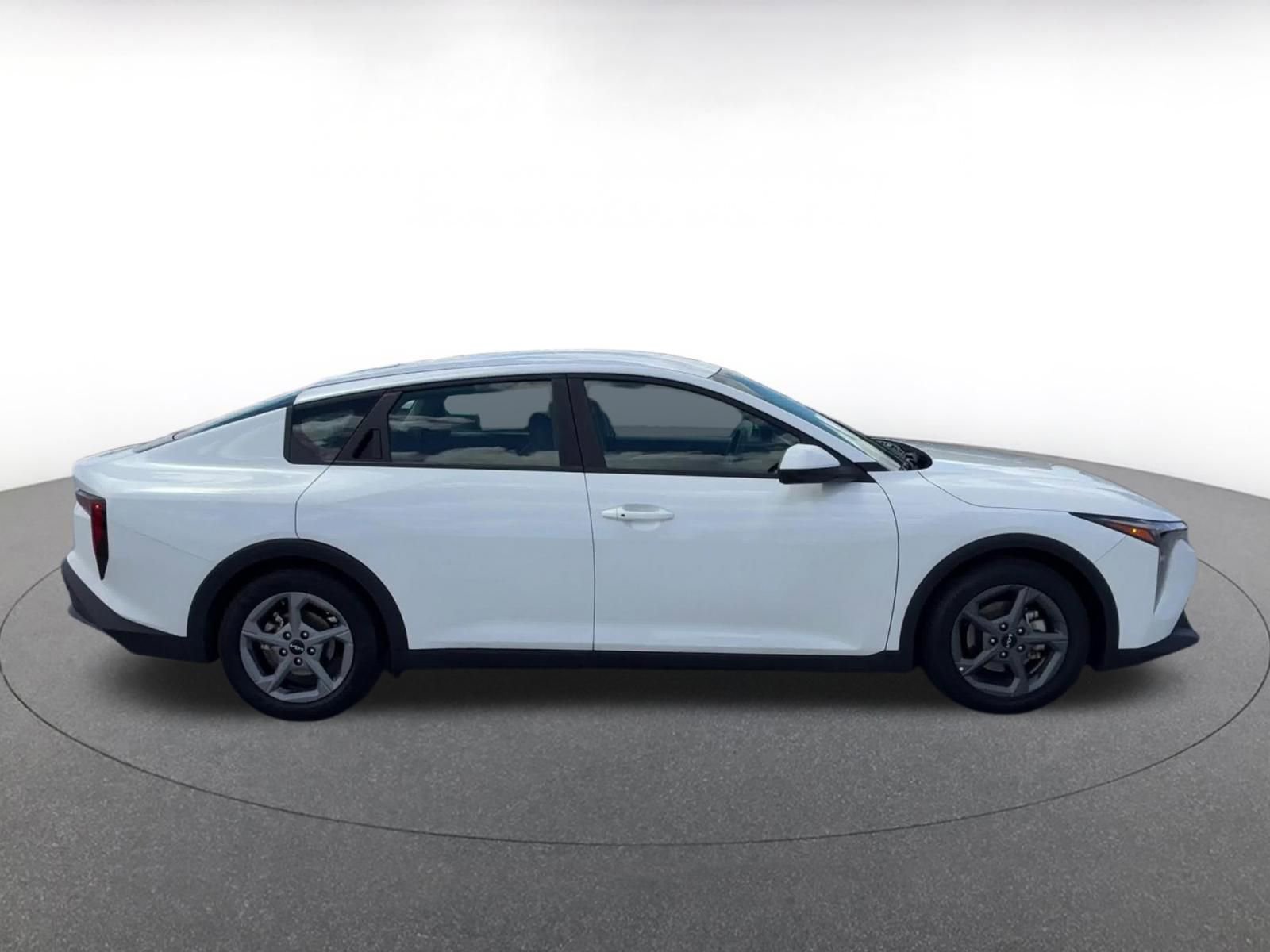 Used 2025 Kia K4 LXS FWD image 16