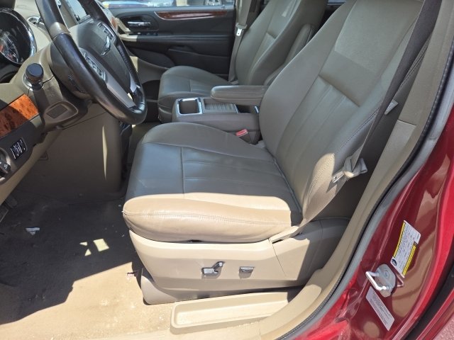 Used 2015 Chrysler Town & Country Touring w/ Driver Convenience Group FWD image 15