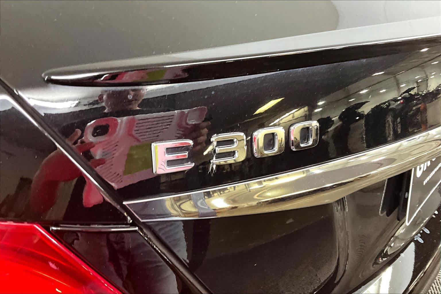 Certified 2018 Mercedes-Benz E 300 4MATIC image 10