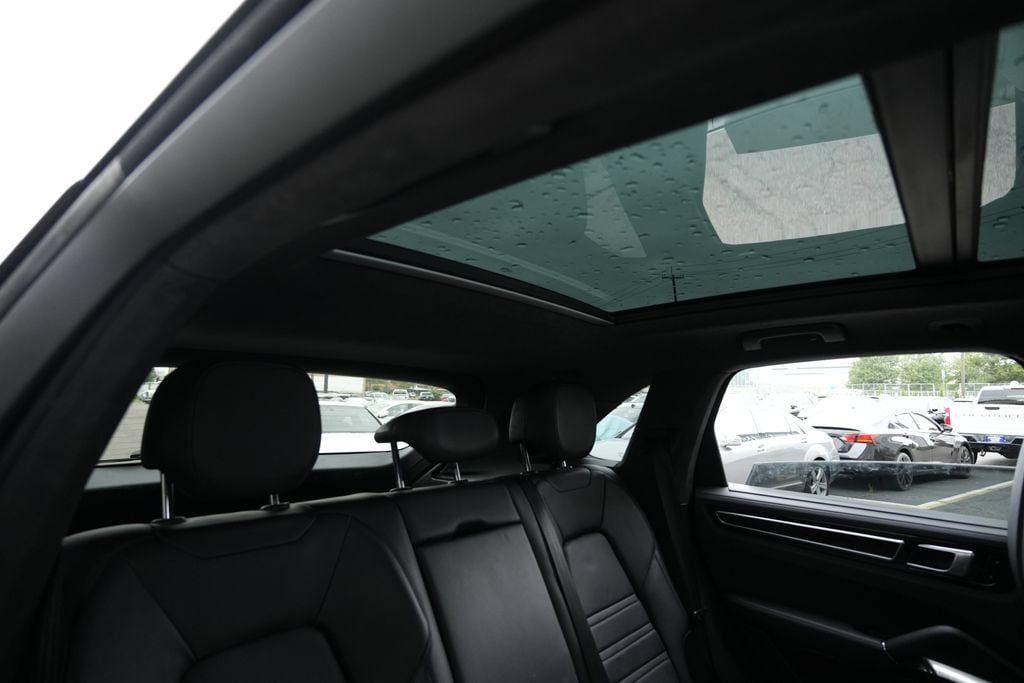 Used 2019 Porsche Cayenne Turbo AWD/4WD image 32