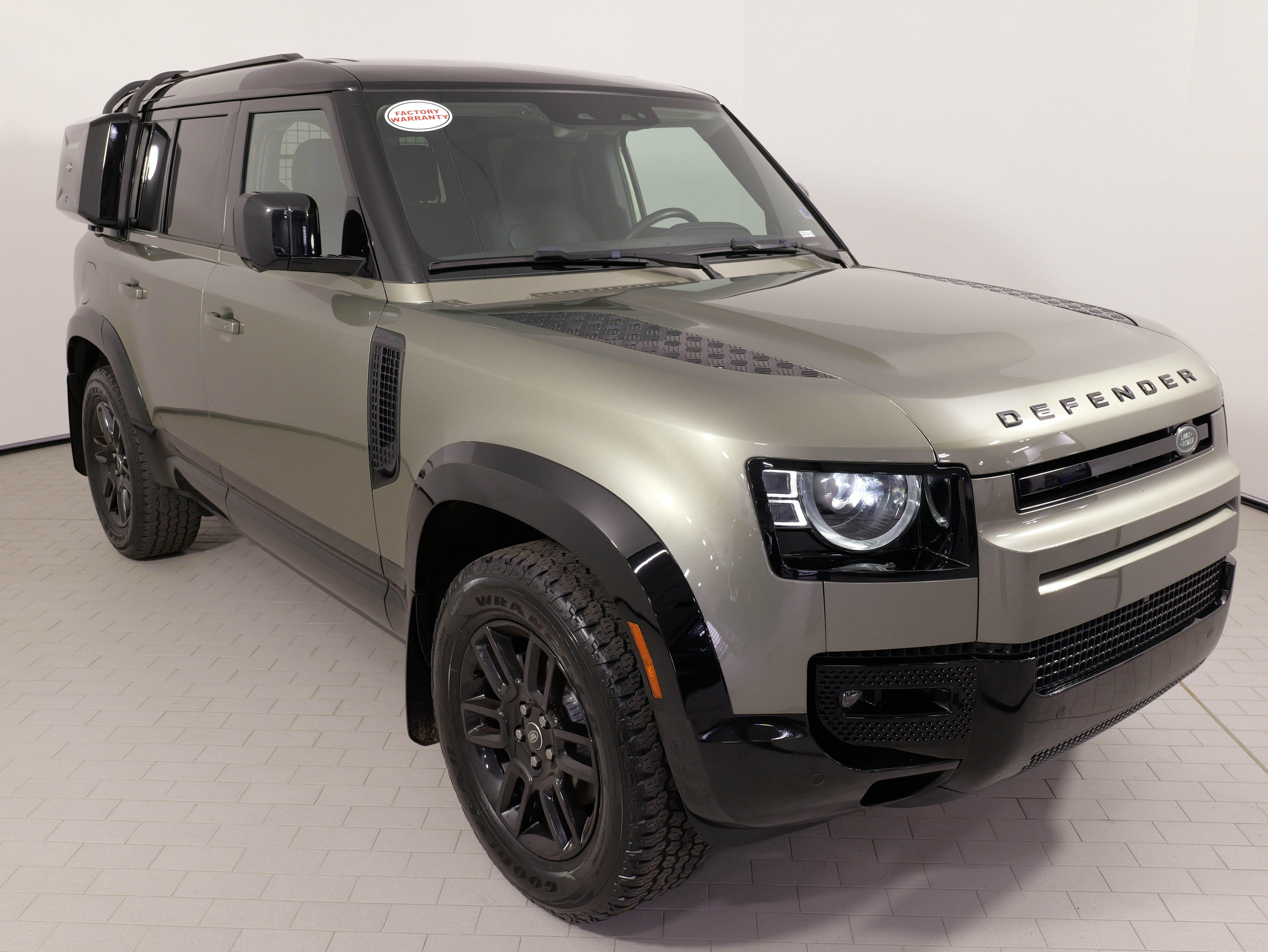 Used 2024 Land Rover Defender 110 S image 6