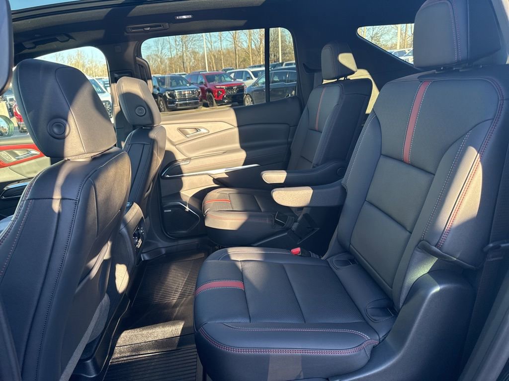 Used 2024 Chevrolet Traverse RS w/ LPO, Floor Liner Package AWD/4WD image 14