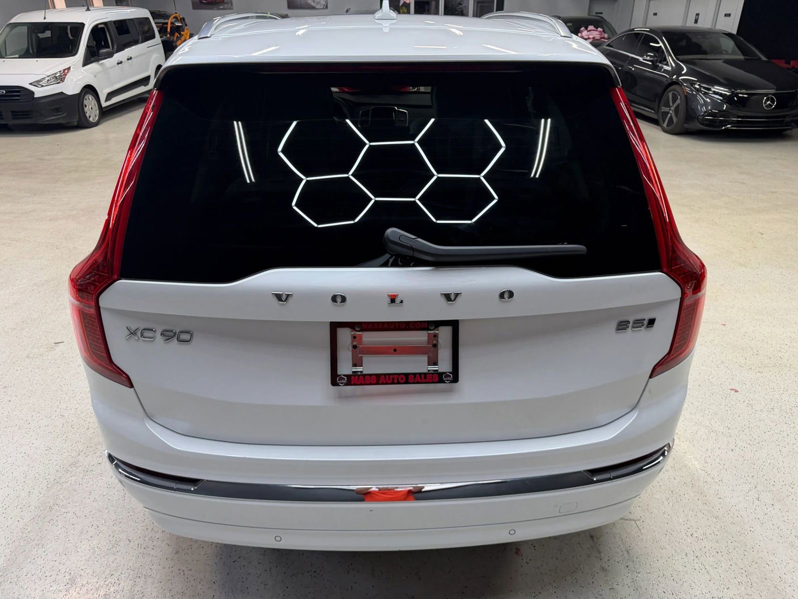 Used 2024 Volvo XC90 B5 Core AWD/4WD image 13