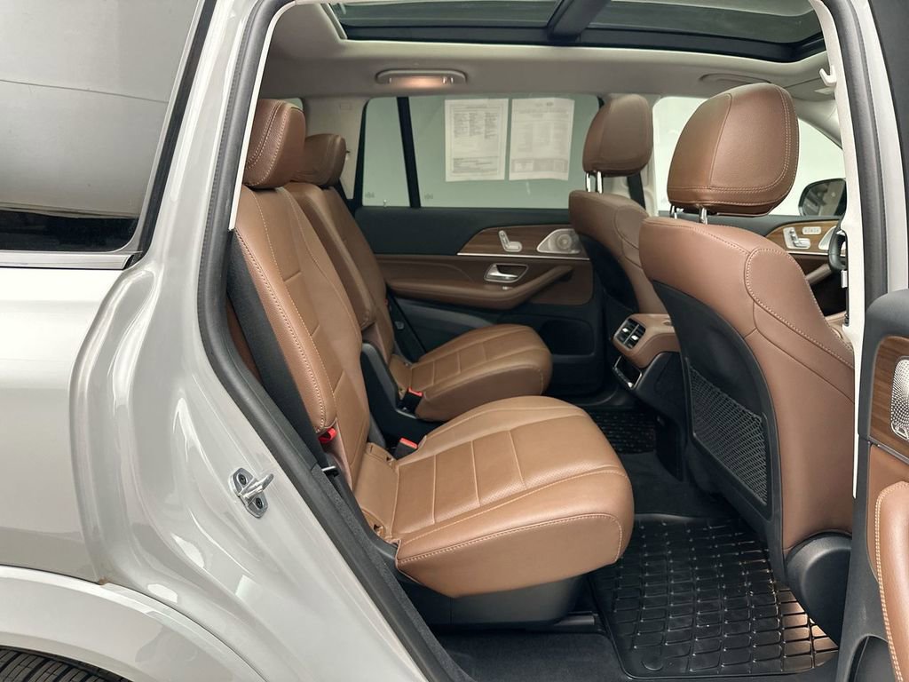 Used 2024 Mercedes-Benz GLS 450 4MATIC image 19