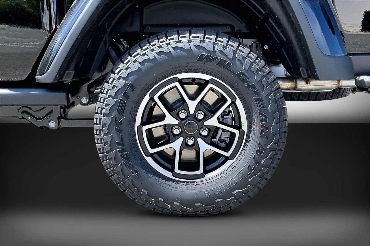 New 2026 Jeep Gladiator Rubicon w/ Steel Power Dome Hood Package AWD/4WD image 30