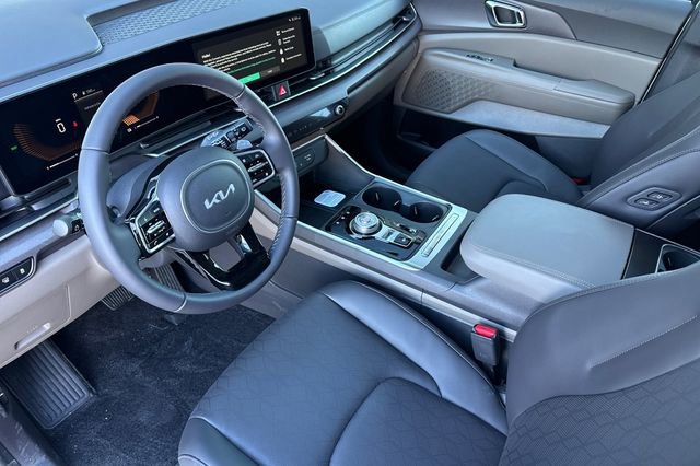New 2026 Kia Carnival EX FWD image 11