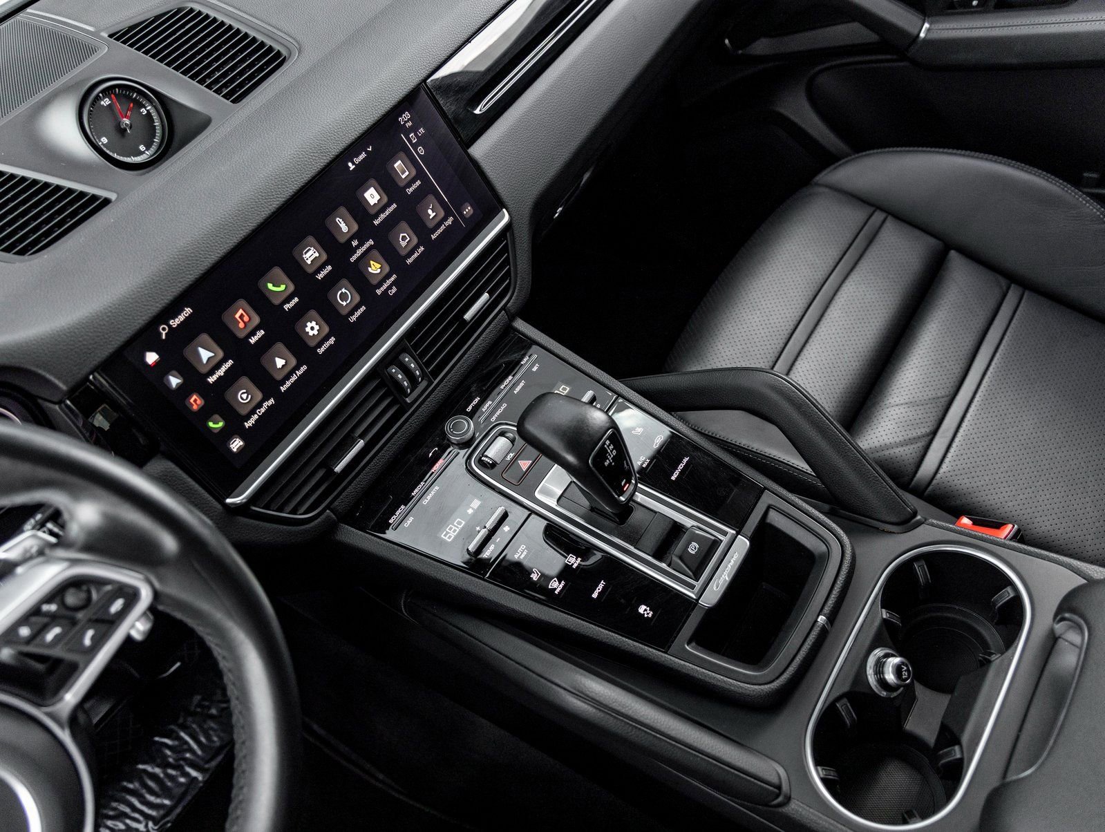 Used 2023 Porsche Cayenne image 31