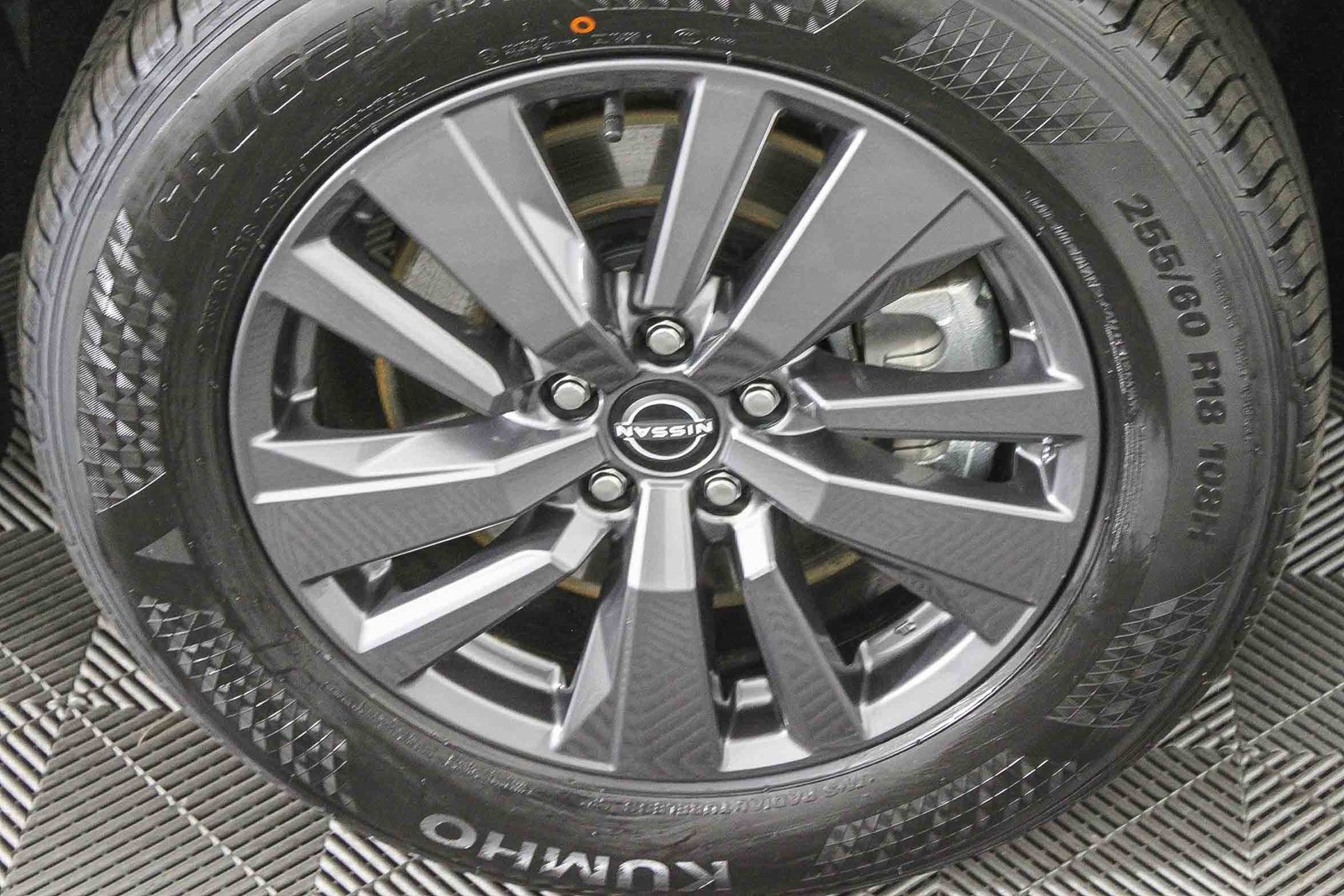 Used 2022 Nissan Pathfinder SV image 12