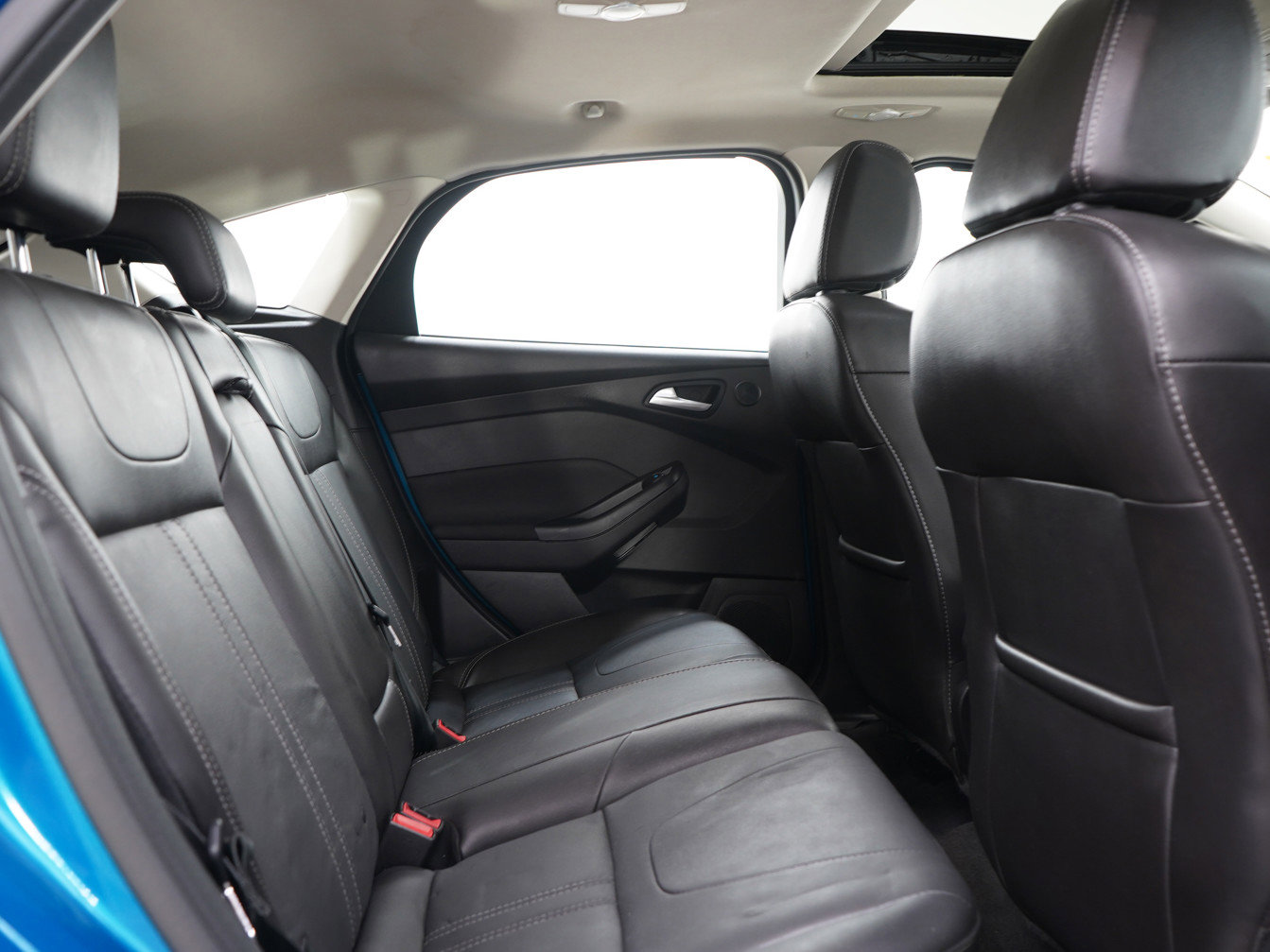 Used 2014 Ford Focus Titanium FWD image 12