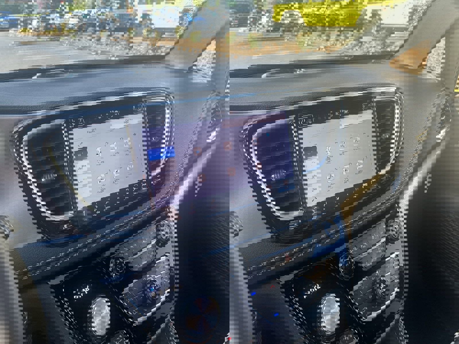 New 2024 Chrysler Pacifica Premium image 38