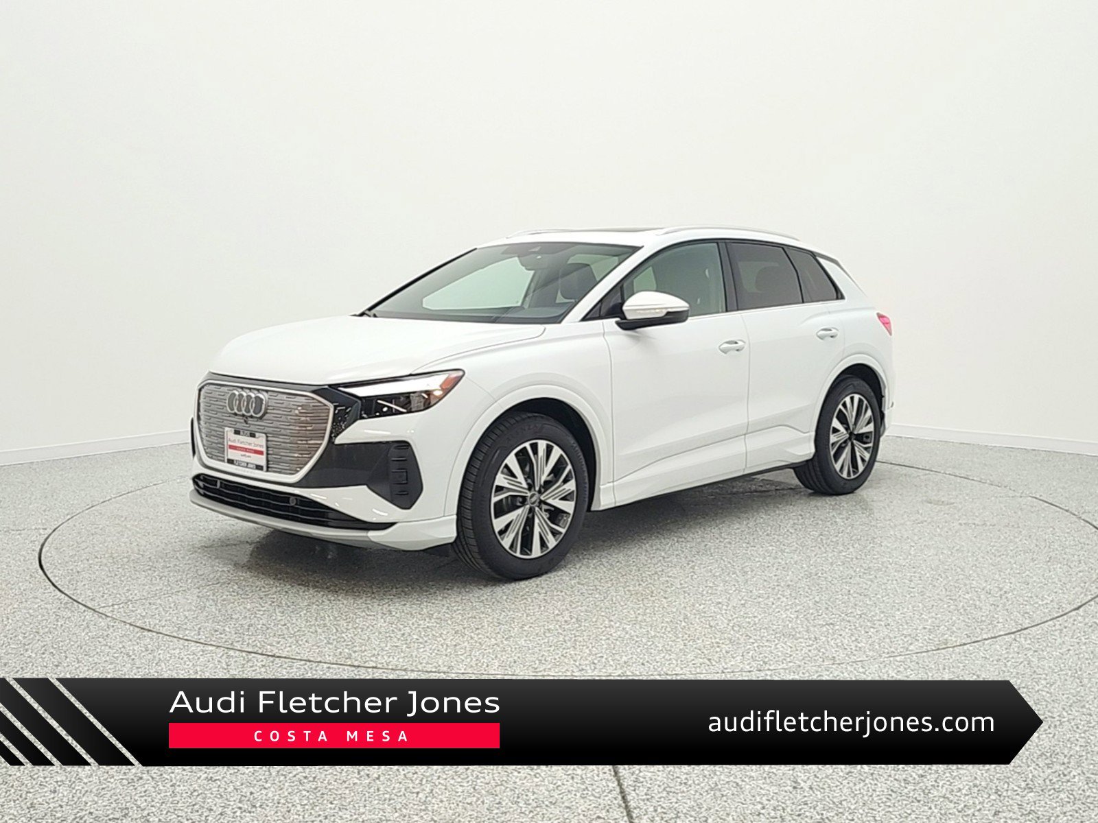 Used 2025 Audi Q4 e-tron Premium w/ Convenience Package image 1