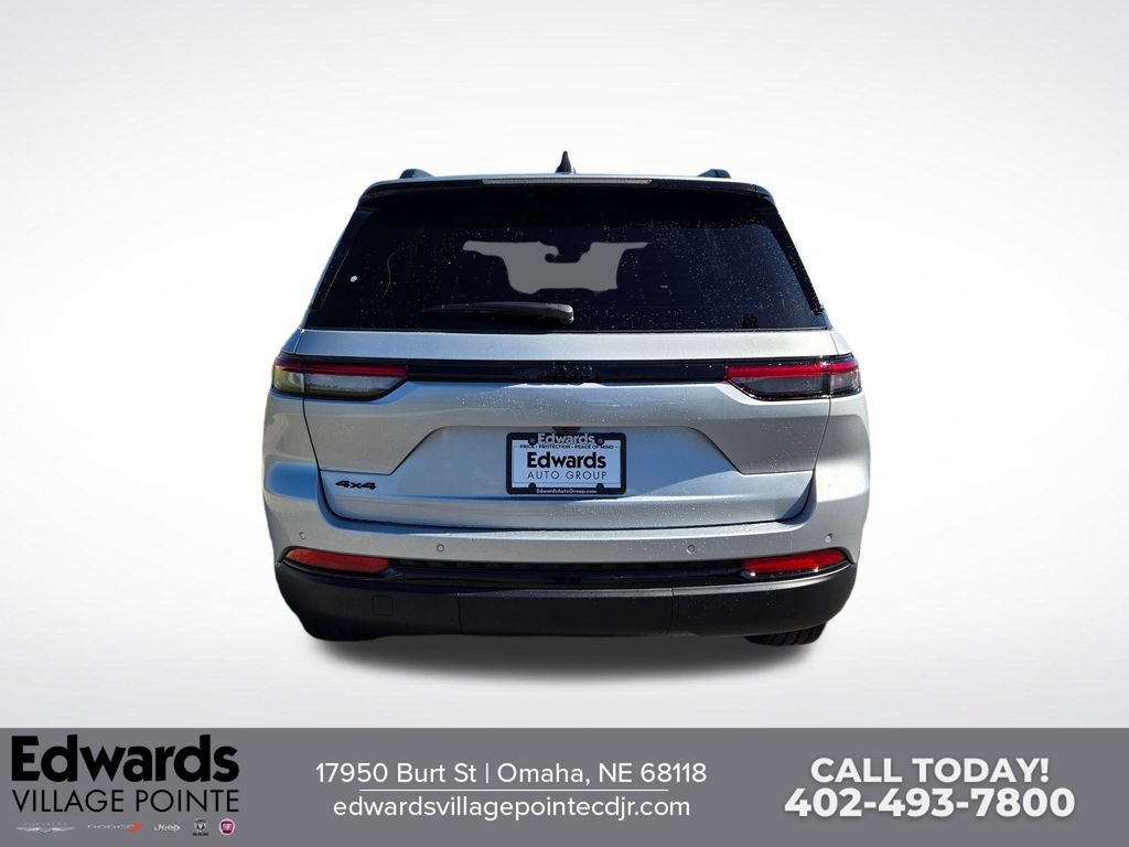 New 2025 Jeep Grand Cherokee Altitude AWD/4WD image 4