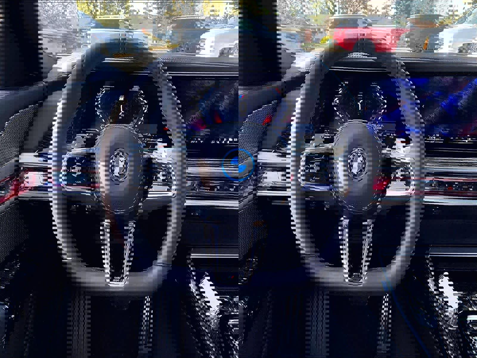 Used 2025 BMW 750e xDrive image 7