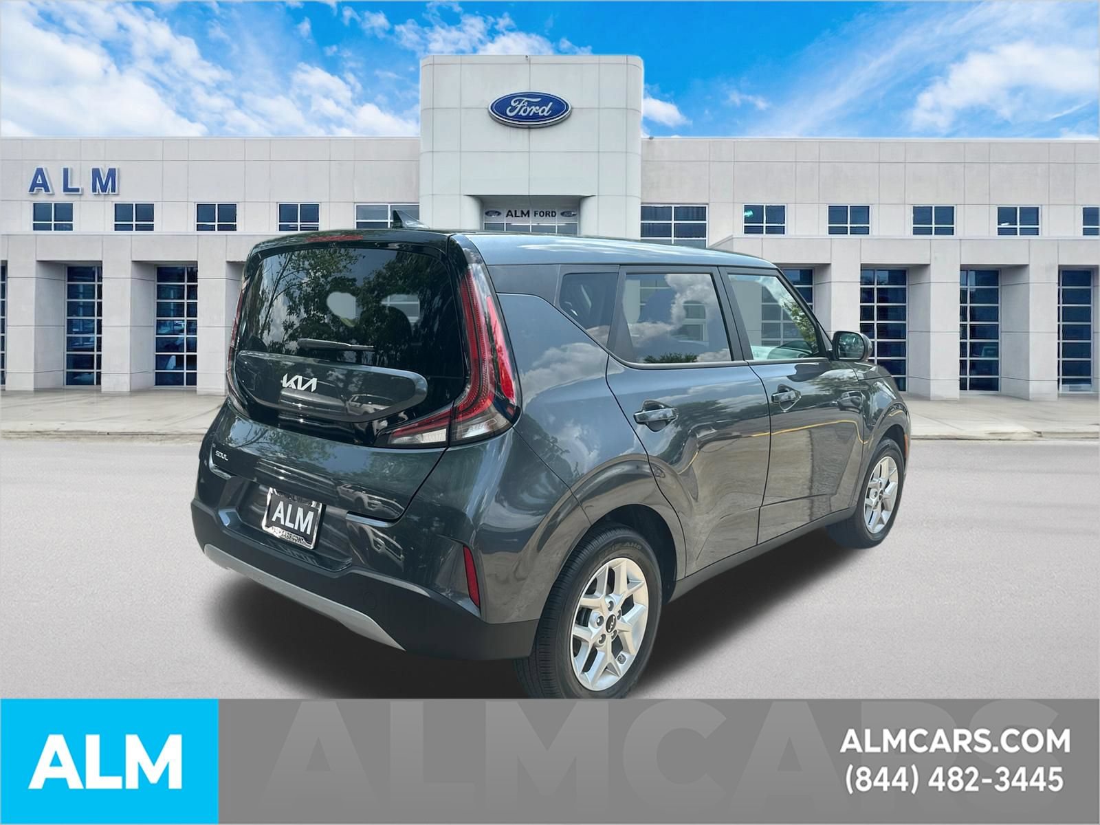 Used 2025 Kia Soul LX w/ LX Technology Package FWD image 5