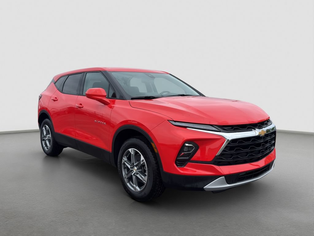 Used 2026 Chevrolet Blazer LT FWD image 8