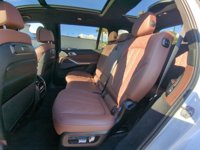 Used 2024 BMW X7 xDrive40i w/ M Sport Package image 21