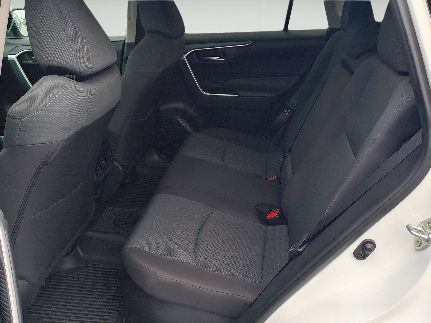 Used 2025 Toyota RAV4 XLE AWD/4WD image 29