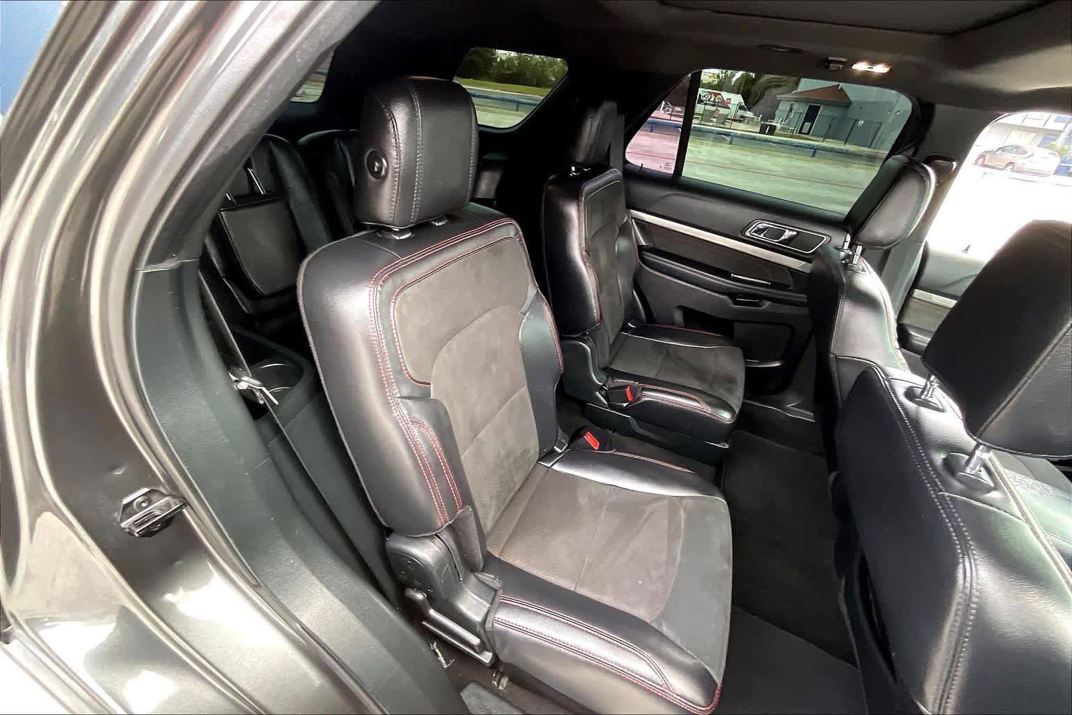 Used 2019 Ford Explorer XLT w/ Equipment Group 202A FWD image 20
