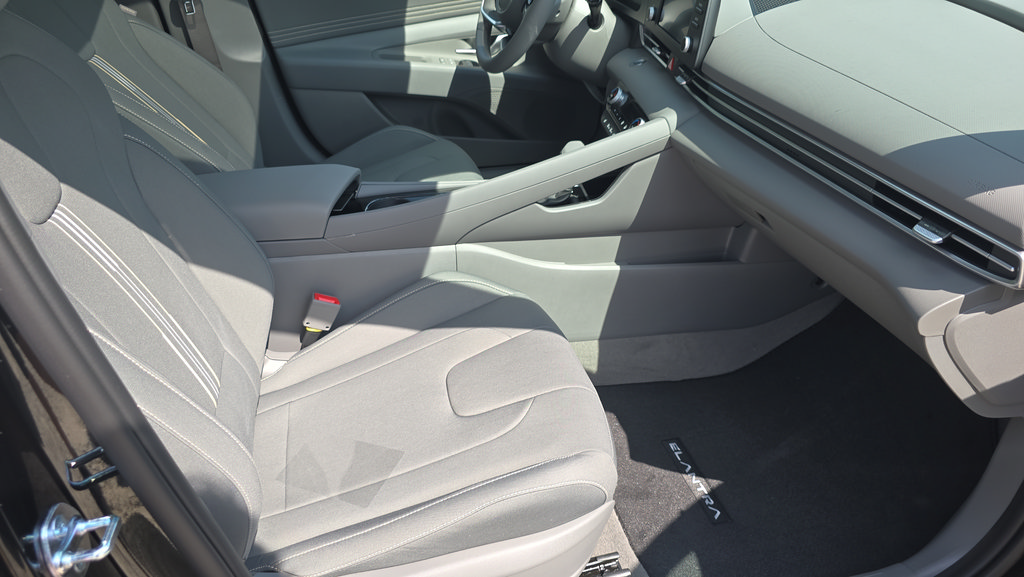 New 2026 Hyundai Elantra SEL Sport Premium w/ Cargo Package FWD image 13