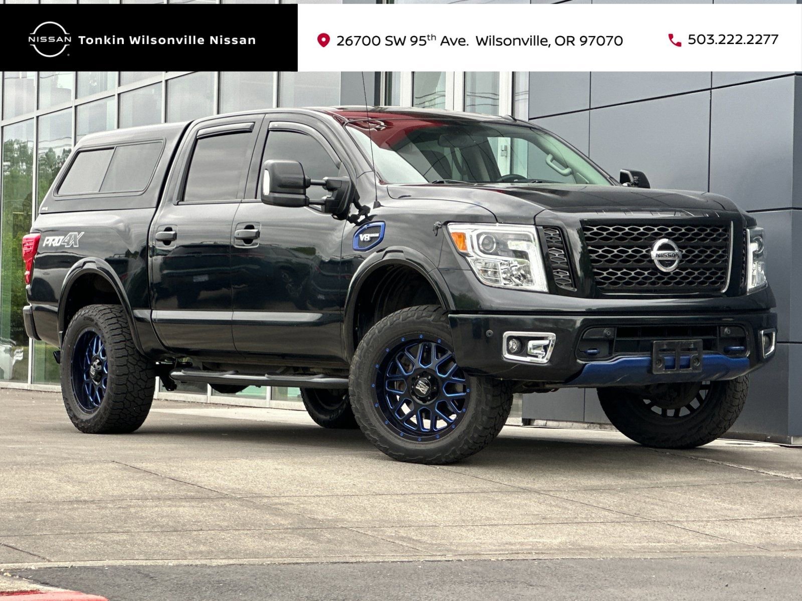 Used 2017 Nissan Titan PRO-4X w/ Pro-4x Convenience Package AWD/4WD image 1