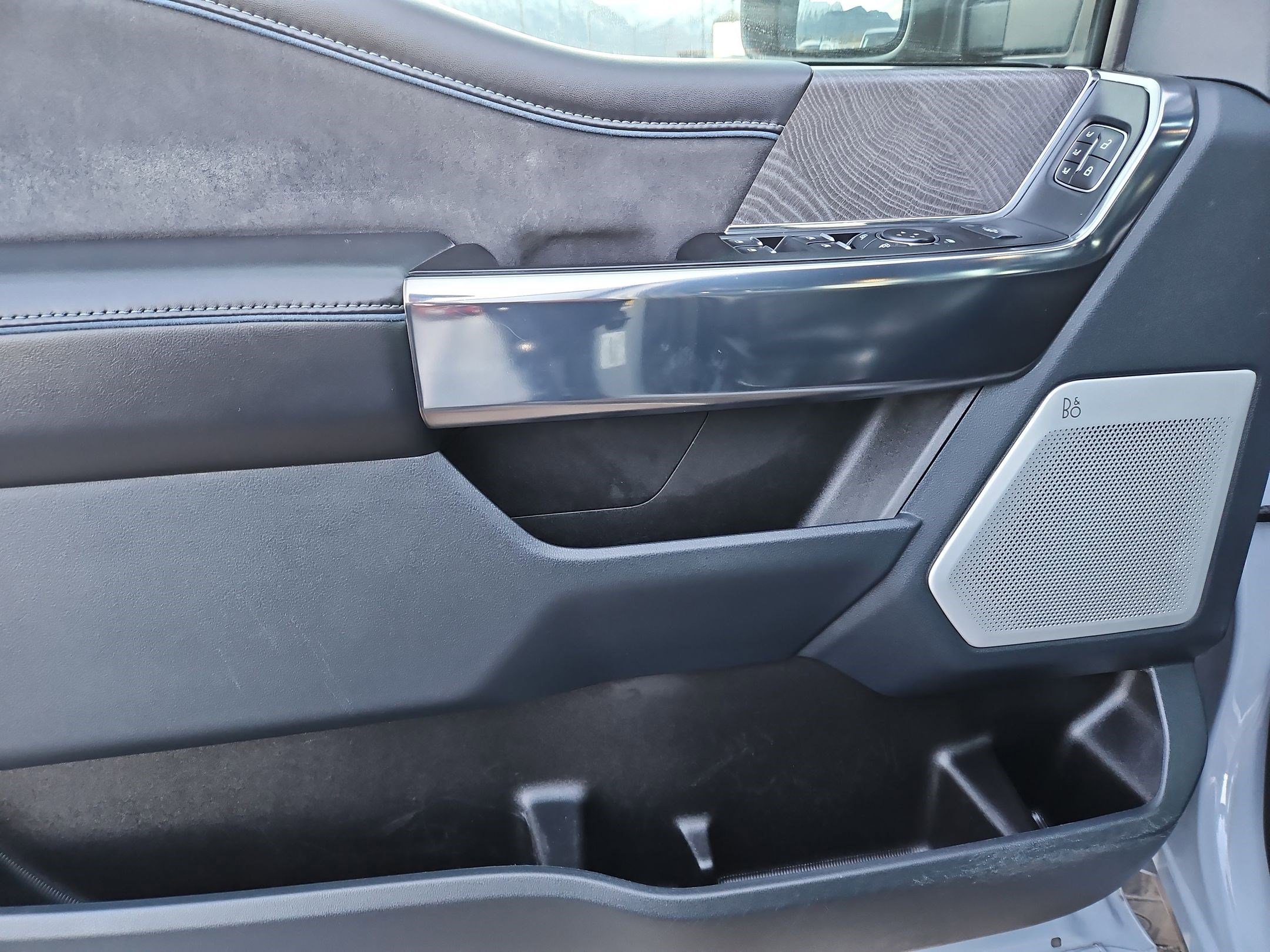 Used 2025 Ford F350 Platinum image 15