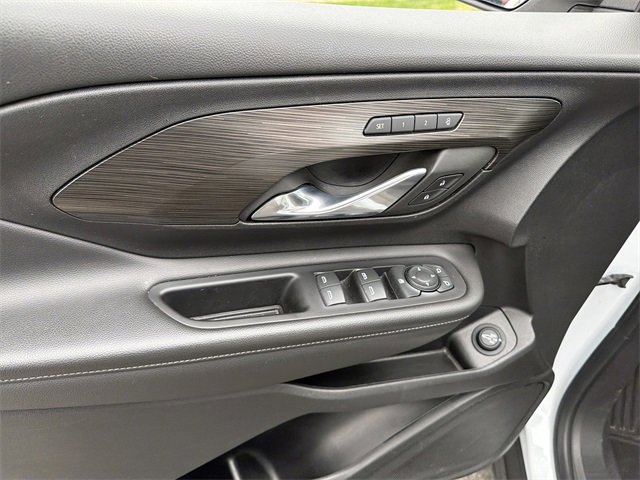 Used 2023 GMC Terrain SLT image 15