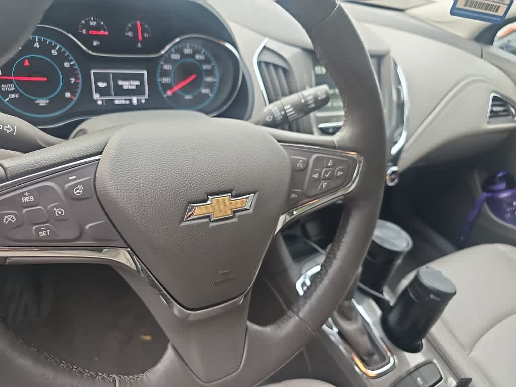 Used 2018 Chevrolet Cruze Premier FWD image 7