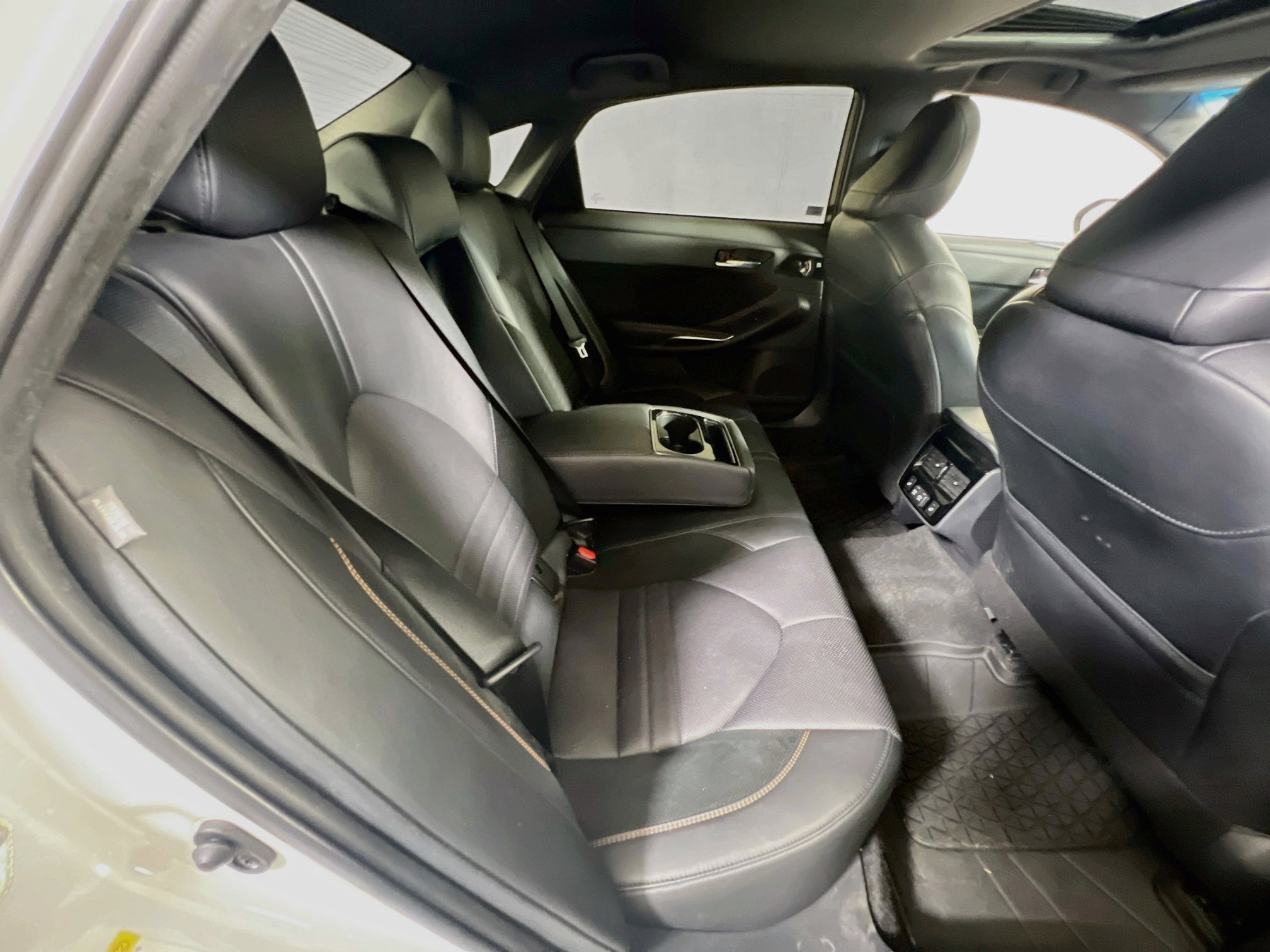 Used 2019 Toyota Avalon Touring w/ All Weather Liner Package FWD image 27