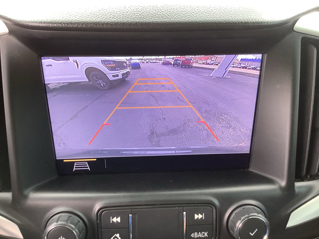 Used 2020 GMC Terrain SLE w/ Driver Convenience Package image 16