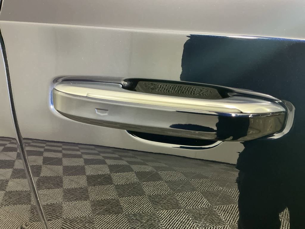 Used 2022 Cadillac Escalade Premium Luxury image 9