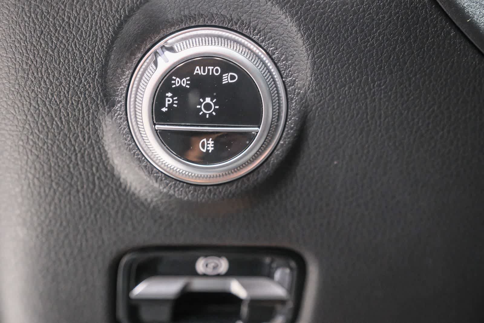 Certified 2022 Mercedes-Benz C 300 Sedan image 15