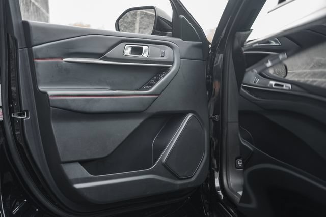Used 2025 Ford Explorer ST-Line w/ ST-Line Street Pack AWD/4WD image 47