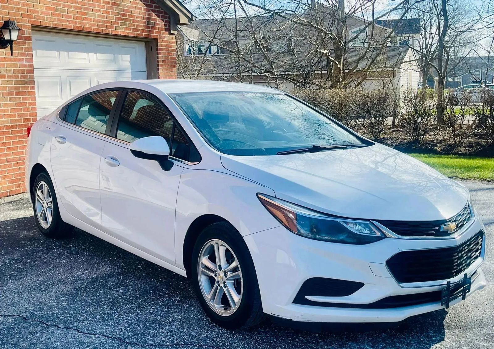 Used 2018 Chevrolet Cruze LT w/ Convenience Package image 10