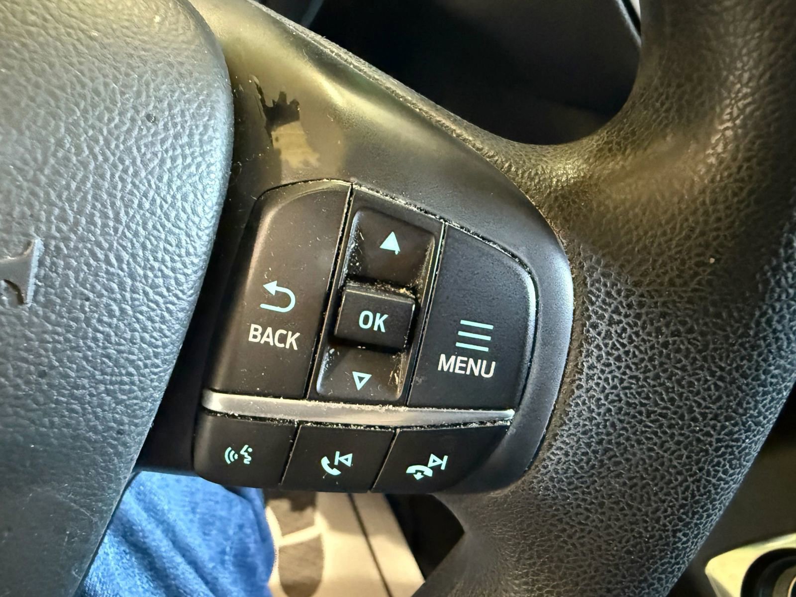 Used 2020 Ford Escape SE image 18