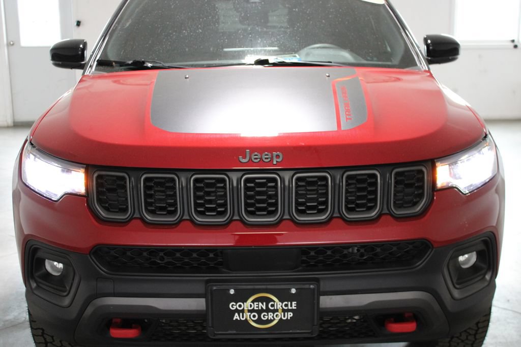 Used 2025 Jeep Compass Trailhawk AWD/4WD image 47