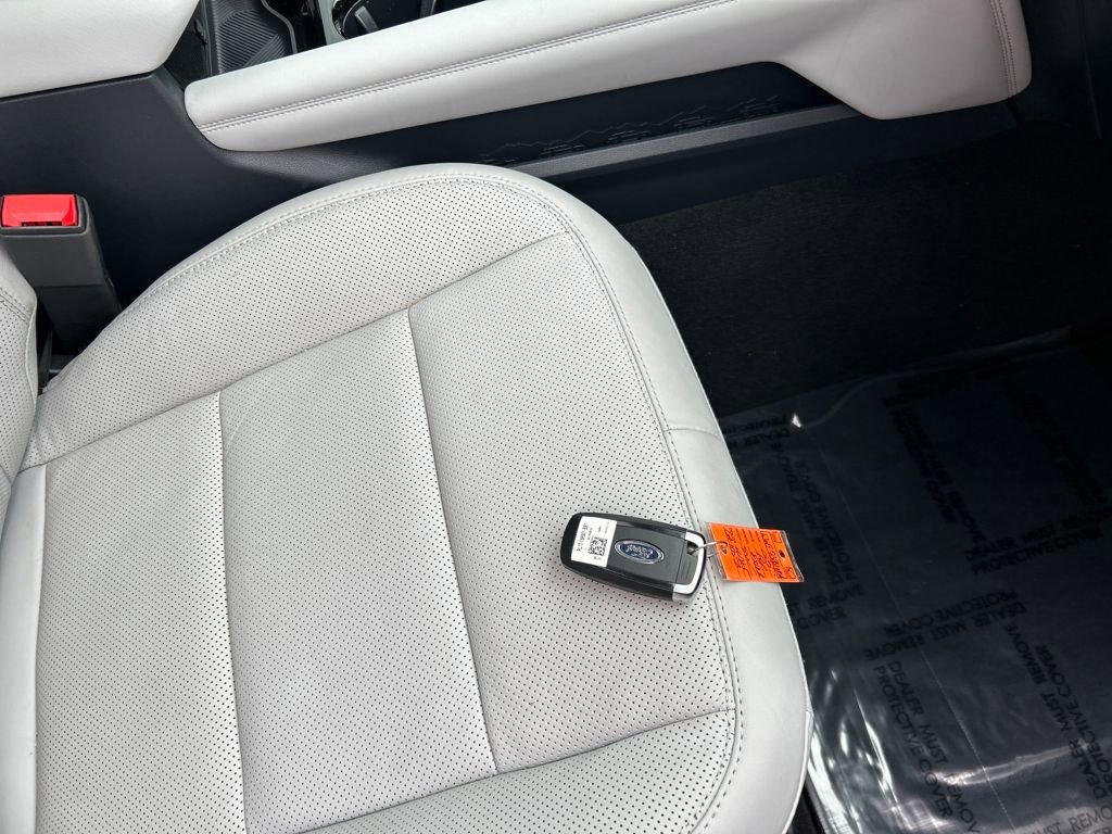 Used 2025 Ford Explorer Platinum w/ Ultimate Package image 34